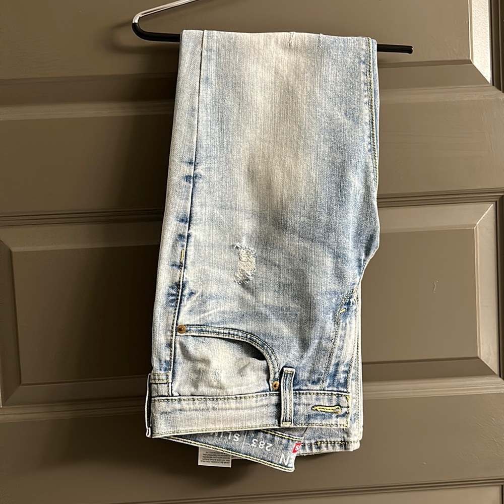 Men’s Lightly worn men’s DENIZEN LEVIS 283 slim 30W 30L.